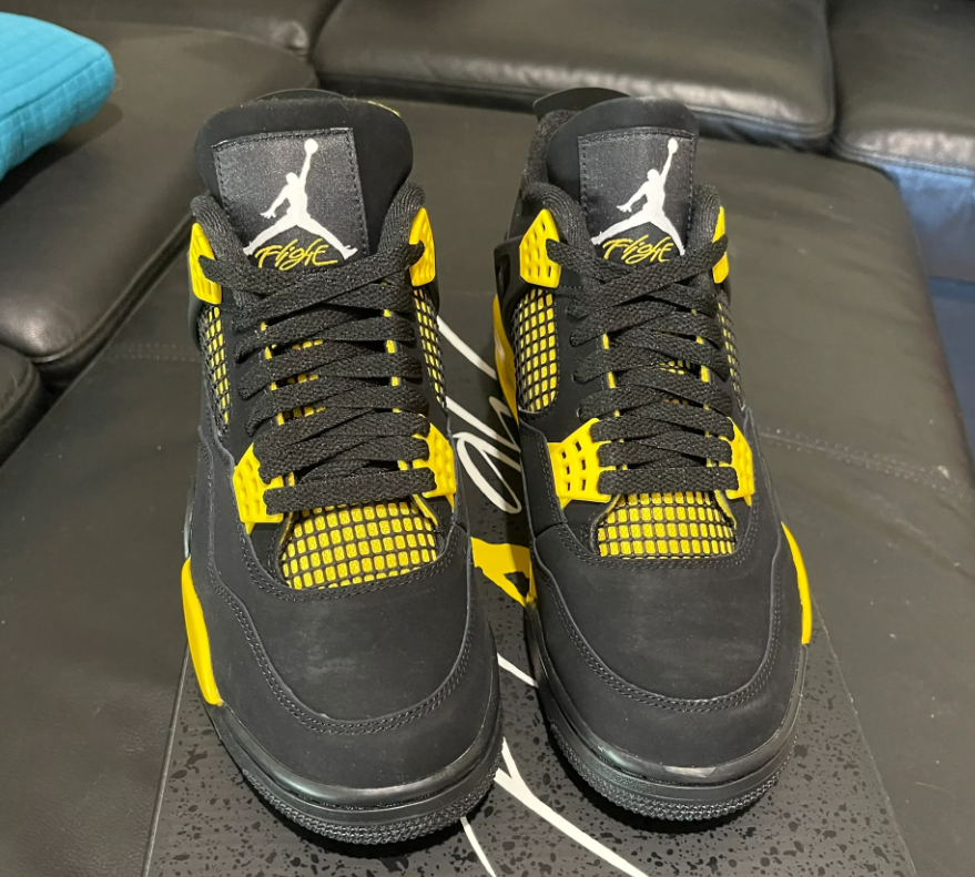 EM Sneakers Jordan 4 Retro Thunder (2023) review Epp Roo