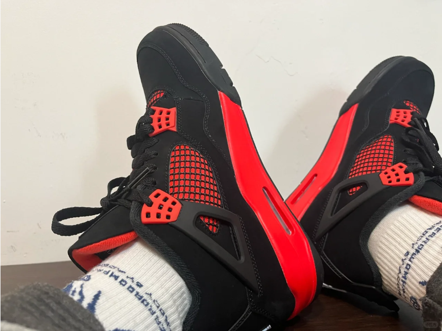 EM Sneakers Jordan 4 Retro Red Thunder (Special Offer) review 0