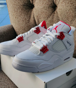 EM Sneakers Jordan 4 Retro Metallic Red review Andel Betty