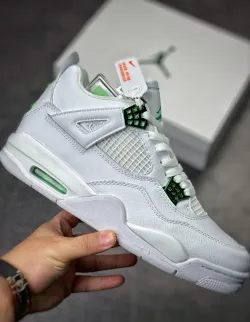 EM Sneakers Jordan 4 Retro Metallic Green review Enforce you 