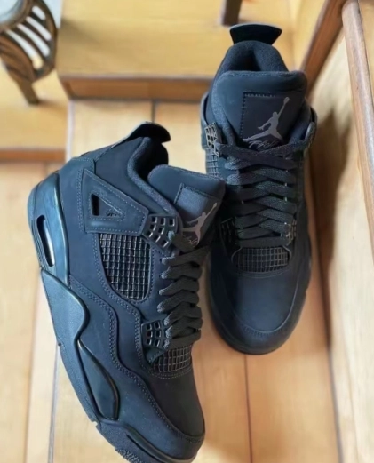 EM Sneakers Jordan 4 Retro Black Cat reviewed by