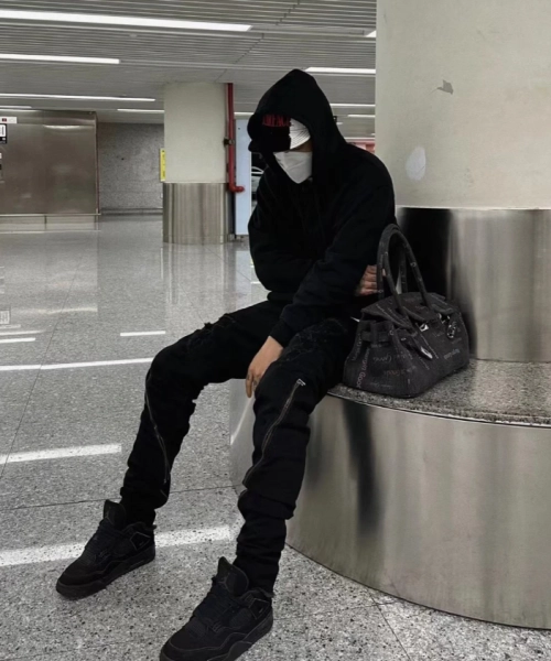 EM Sneakers Jordan 4 Retro Black Cat reviewed by