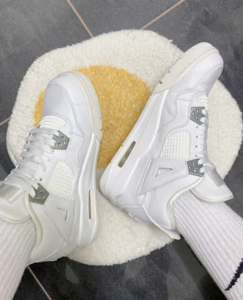 EM Sneakers Jordan 4 Retro Pure Money (2017) review 