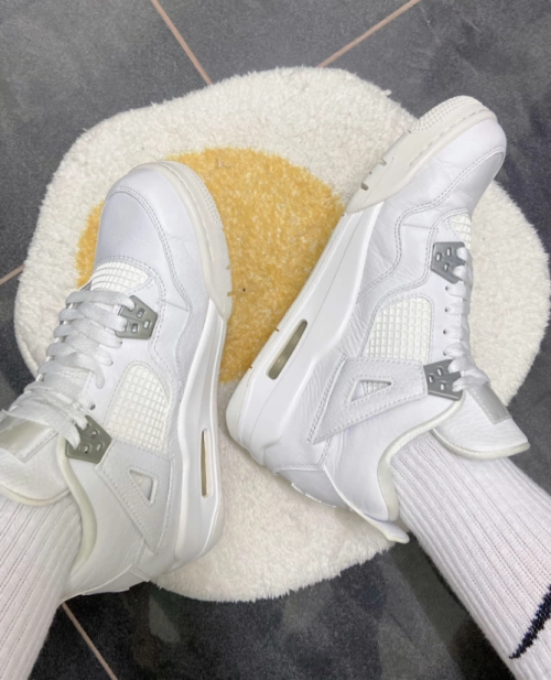 EM Sneakers Jordan 4 Retro Pure Money (2017) reviewed by