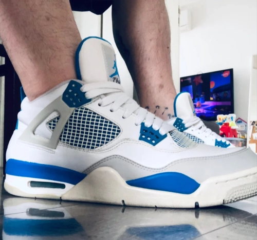 EM Sneakers Jordan 4 Retro Military Blue reviewed by