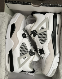 EM Sneakers Jordan 4 Retro Military Black review 0