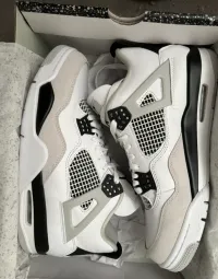 EM Sneakers Jordan 4 Retro Military Black review 0