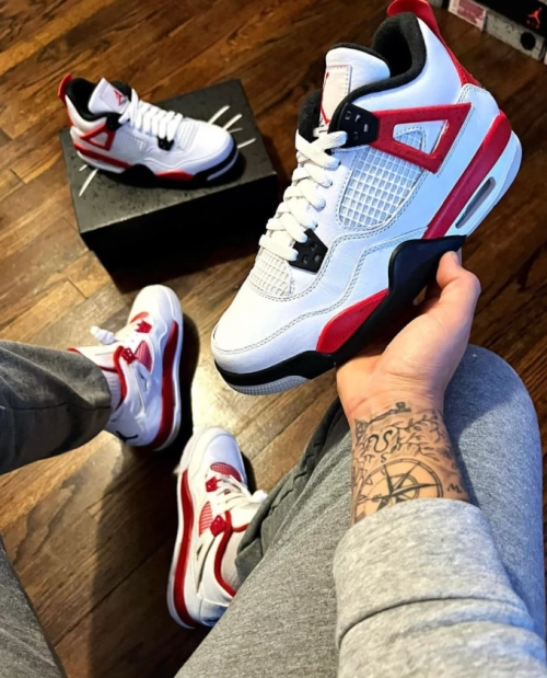 EM Sneakers Jordan 4 Retro Red Cement reviewed by