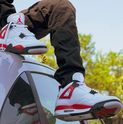 EM Sneakers Jordan 4 Retro Red Cement review 