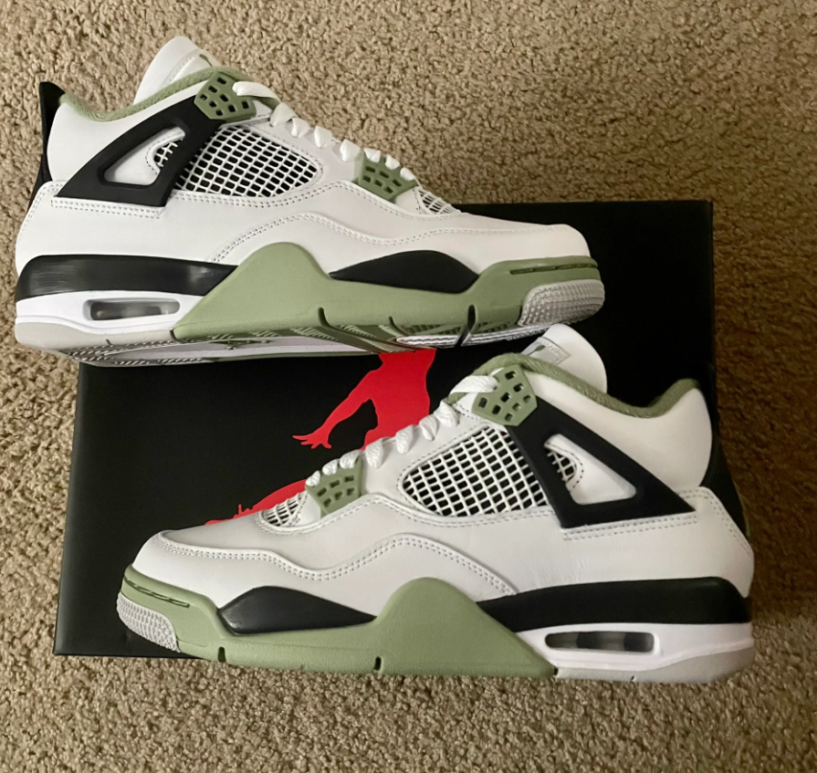 EM Sneakers Jordan 4 Retro Seafoam review 0