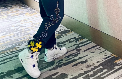 EM Sneakers Jordan 4 Retro Metallic Purple review Jan