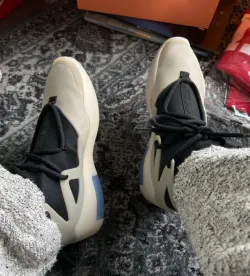 EM Sneakers Nike Air Fear of God 1 String The Question review Rowan