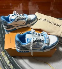 EM Sneakers Louis Vuitton Trainer Blue Cloth Surface review 0