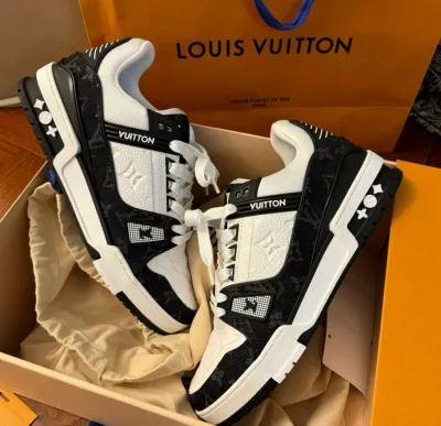 EM Sneakers Louis Vuitton Trainer Black and White Cloth Cover review Try One