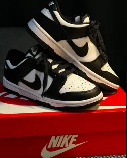 EM Sneakers Nike Dunk Low Retro White Black Panda review Da Xiao