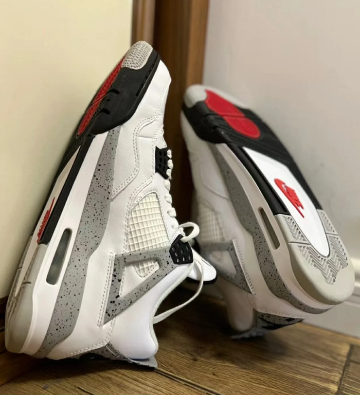 EM Sneakers Jordan 4 Retro White Cement (2016) review 1