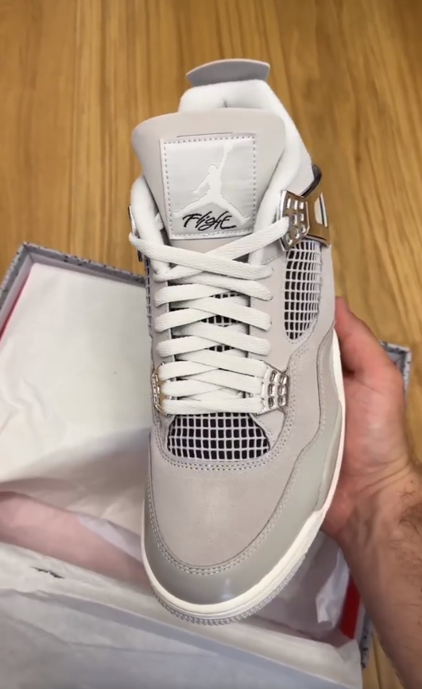 EM Sneakers Jordan 4 Retro Frozen Moments Low review 0