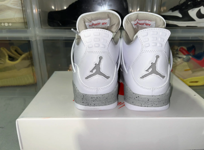 EM Sneakers Jordan 4 Retro White Oreo review Erik Jason 03