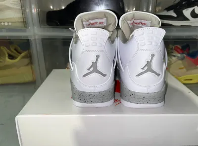EM Sneakers Jordan 4 Retro White Oreo review Erik Jason 03