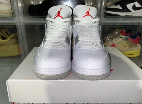 EM Sneakers Air Jordan 4 Retro White Oreo reviewed by