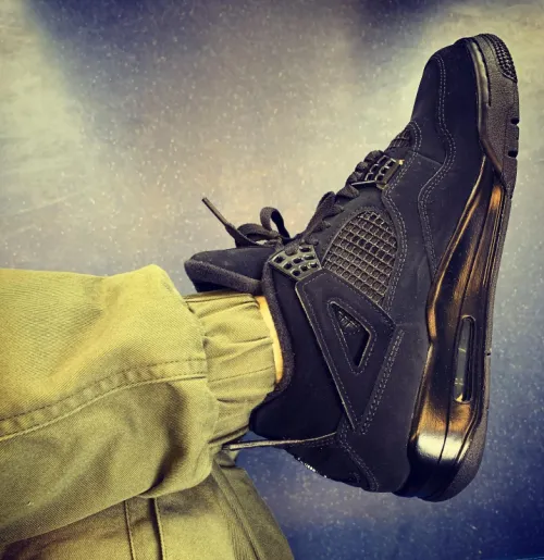 EM Sneakers Jordan 4 Retro Black Cat review 
