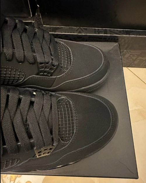EM Sneakers Jordan 4 Retro Black Cat reviewed by