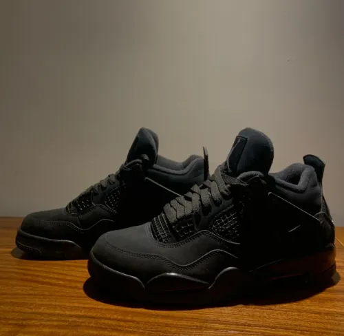 EM Sneakers Jordan 4 Retro Black Cat review 