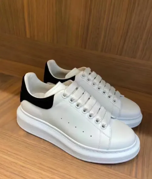 EM Sneakers Alexander McQueen Sneaker White Black review 