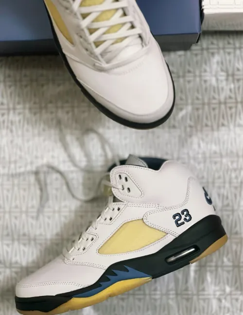 EM Sneakers Jordan 5 Retro A Ma Maniére Dawn review 