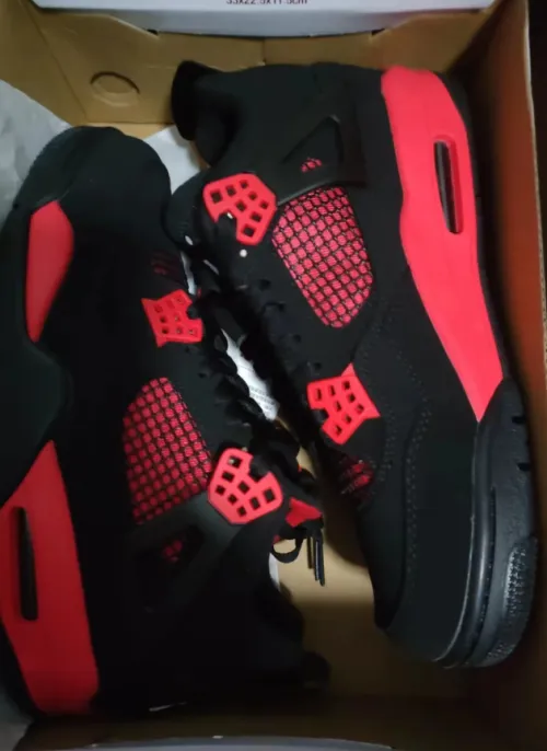 EM Sneakers Jordan 4 Retro Red Thunder review 