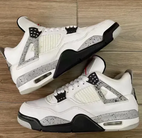 EM Sneakers Jordan 4 Retro White Cement (2016) review 