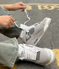 EM Sneakers Jordan 4 Retro Frozen Moments Low review 0