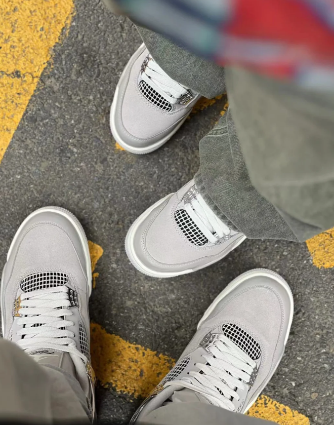 EM Sneakers Jordan 4 Retro Frozen Moments Low review 1