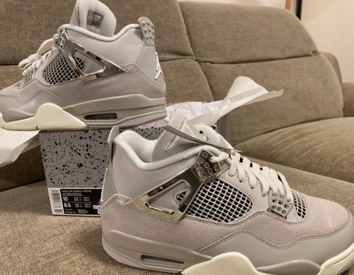 EM Sneakers Jordan 4 Retro Frozen Moments reviewed by