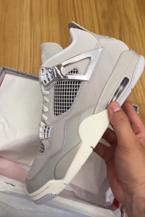 EM Sneakers Jordan 4 Retro Frozen Moments Low review 0