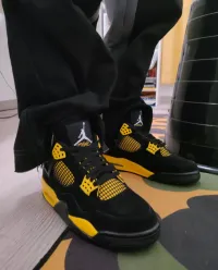 EM Sneakers Jordan 4 Retro Thunder (2023) review 0