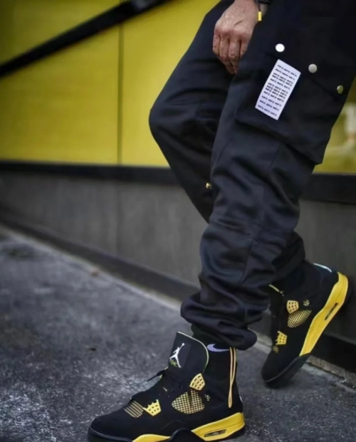 EM Sneakers Air Jordan 4 Retro Thunder (2023) reviewed by