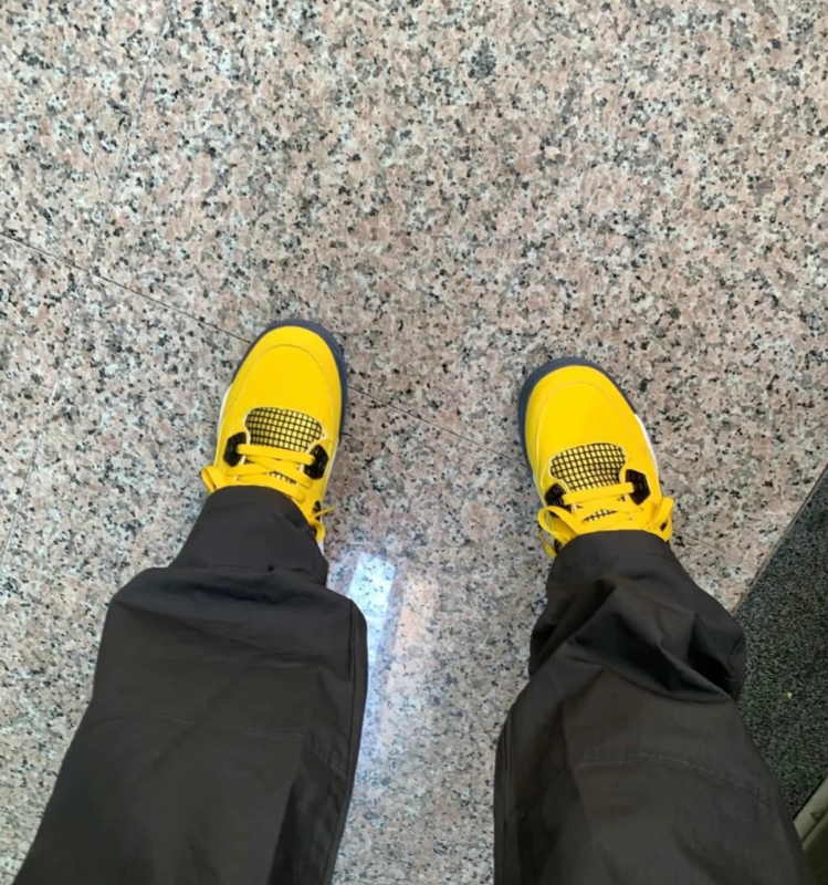 EM Sneakers Jordan 4 Retro Lightning (2006) review D K