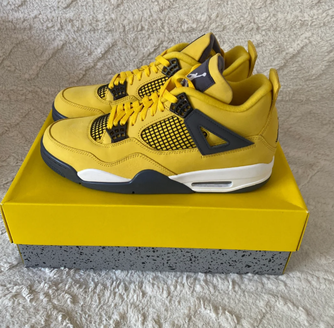 EM Sneakers Jordan 4 Retro Lightning (2006) review V J 00