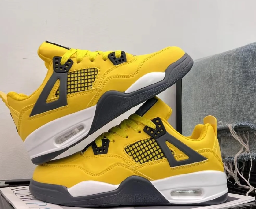 EM Sneakers Jordan 4 Retro Lightning (2006) review M F