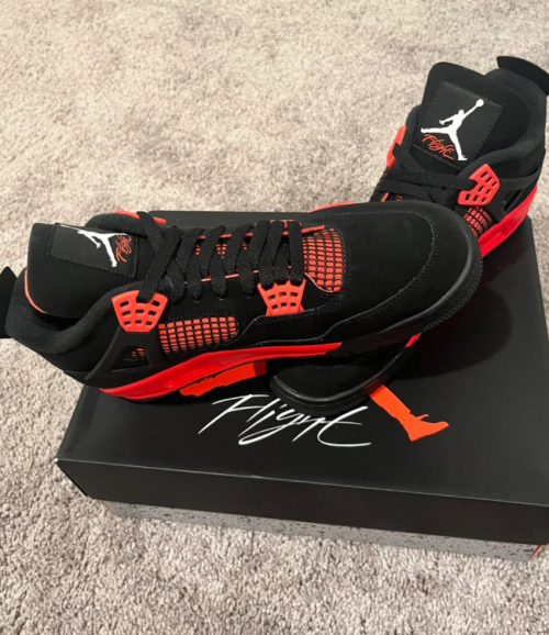 EM Sneakers Jordan 4 Retro Red Thunder review 