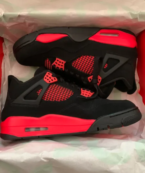 EM Sneakers Jordan 4 Retro Red Thunder review 