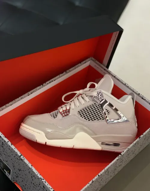 EM Sneakers Jordan 4 Retro Frozen Moments Low review 