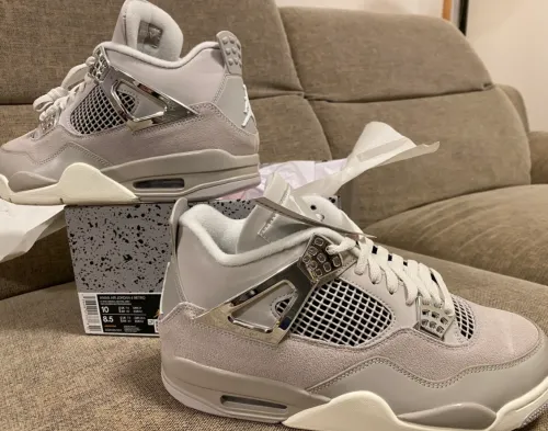 EM Sneakers Jordan 4 Retro Frozen Moments Low review 