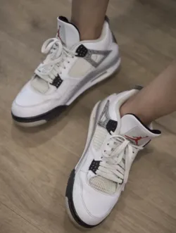 EM Sneakers Jordan 4 Retro White Cement (2016) review Jonathan Perez