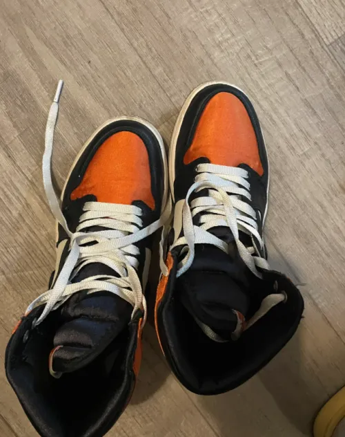 EM Sneakers Jordan 1 Retro High Shattered Backboard review 