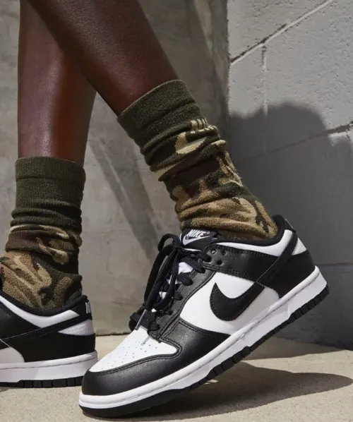 EM Sneakers Nike Dunk Low Retro White Black Panda review 