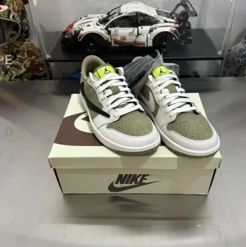 EM Sneakers Jordan 1 Low Golf × Travis Scott Neutral Olive review 