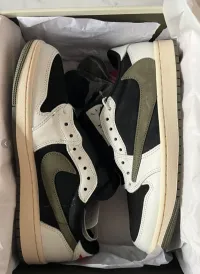 EM Sneakers Travis Scott x Air Jordan 1 Low Green Barb review 0