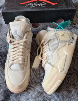 EM Sneakers Jordan 4 Retro × Off-White Sail review F W 02